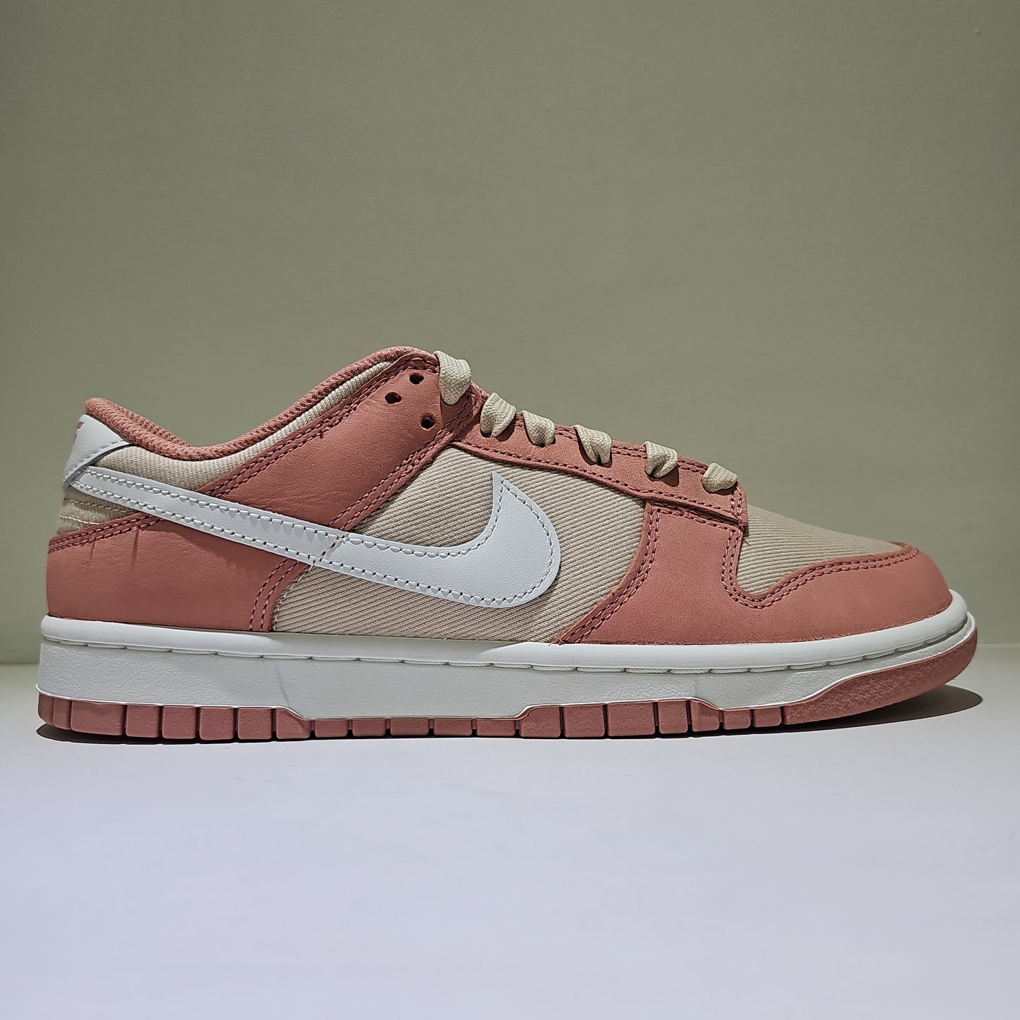 Dunk Low PRM Red Stardust