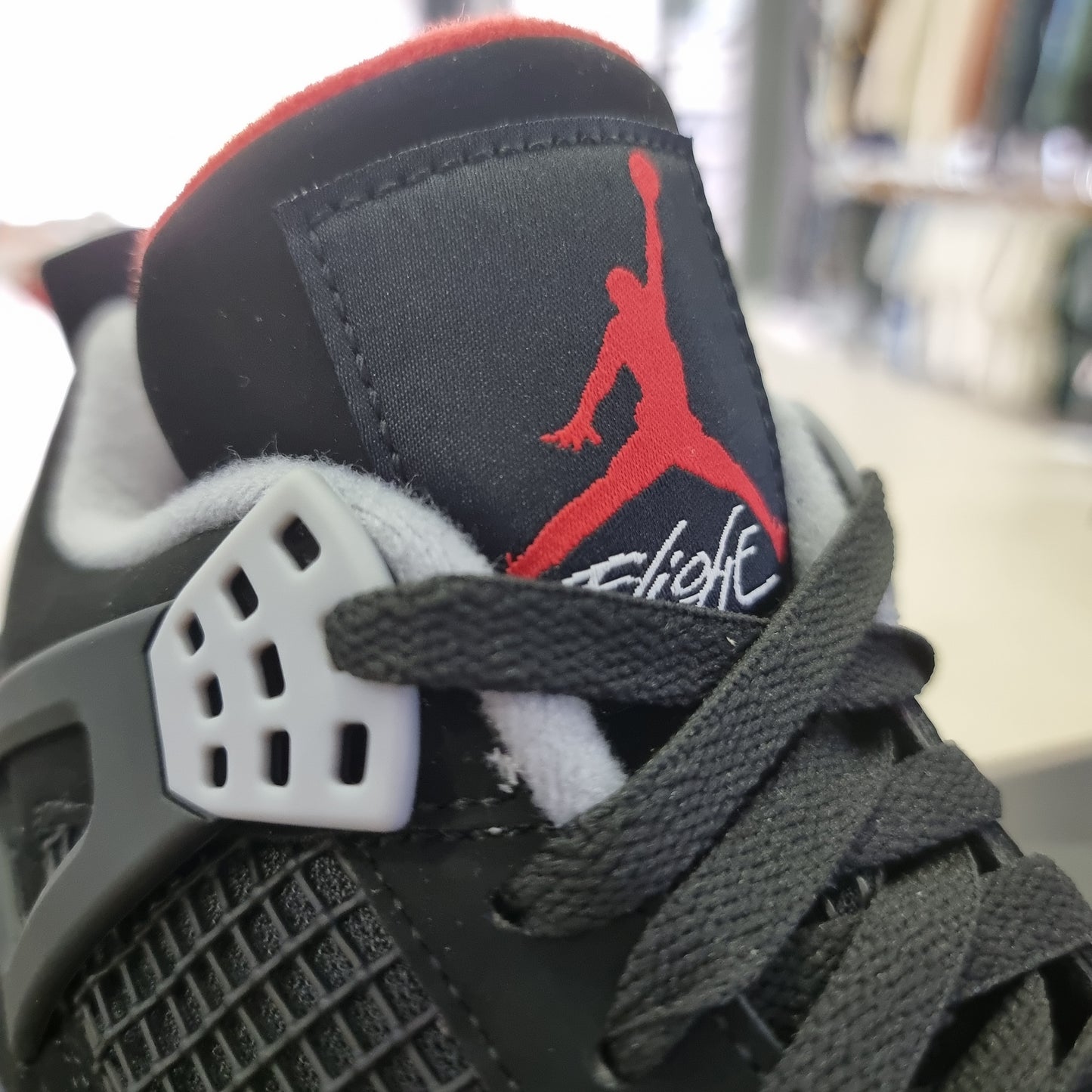 Jordan 4 Retro Bred (2019)