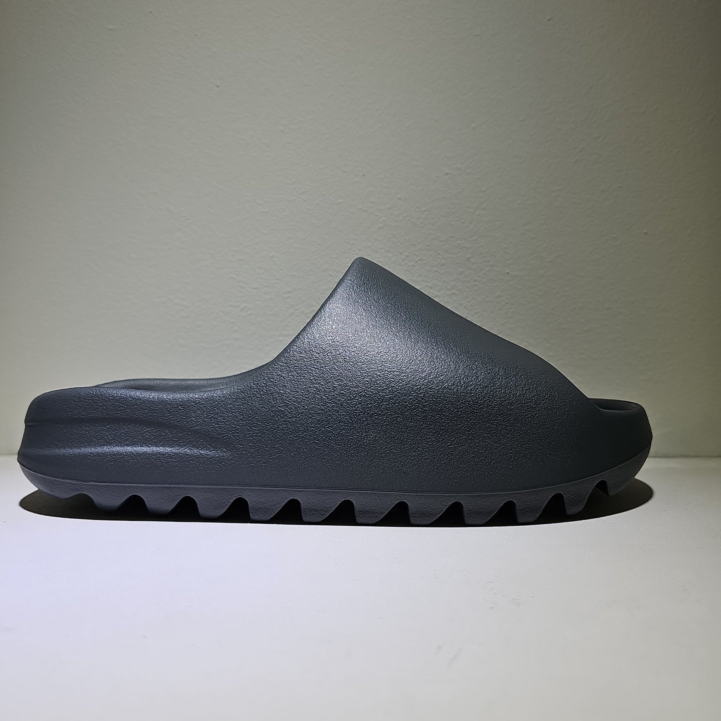 Yeezy Slide Slate Grey