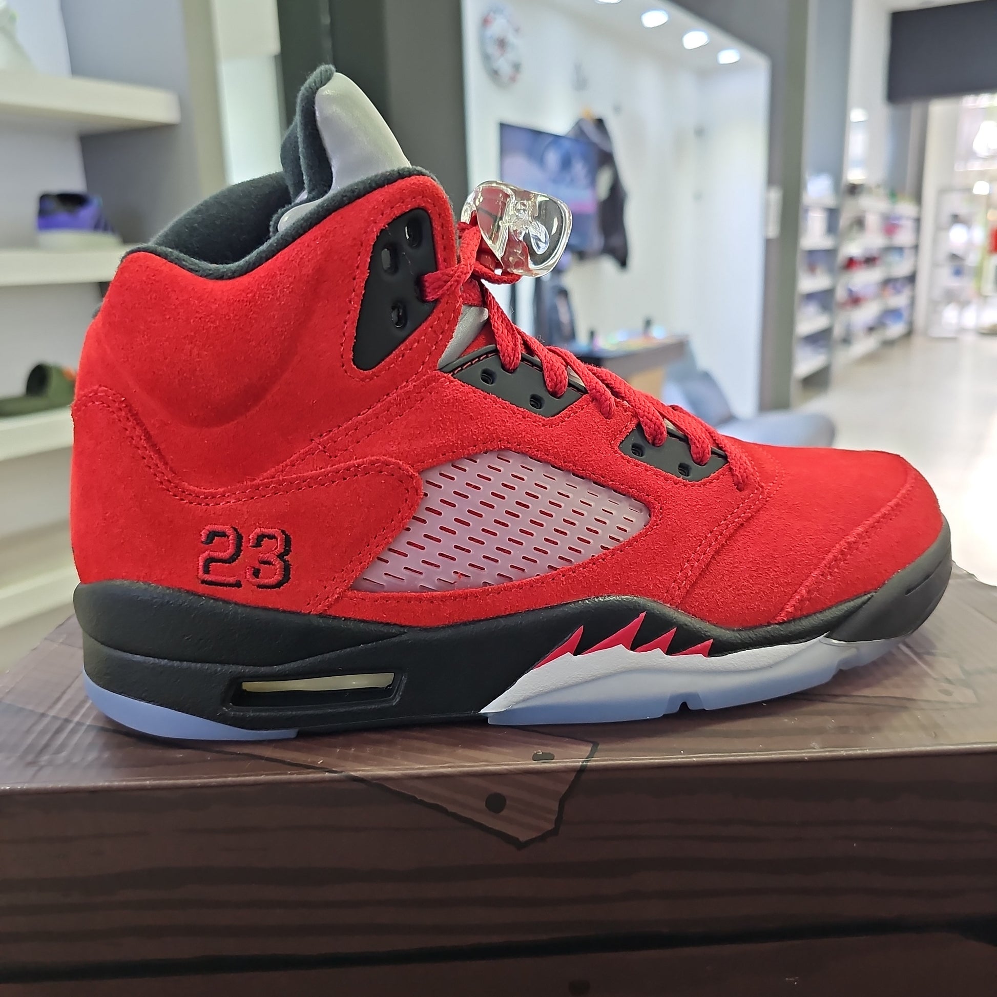 Jordan Retro Raging Bull Red – Show Off sneakers