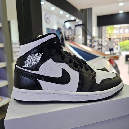 Jordan 1 Mid Panda