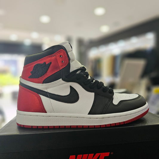 Jordan 1 Retro High Satin Black Toe