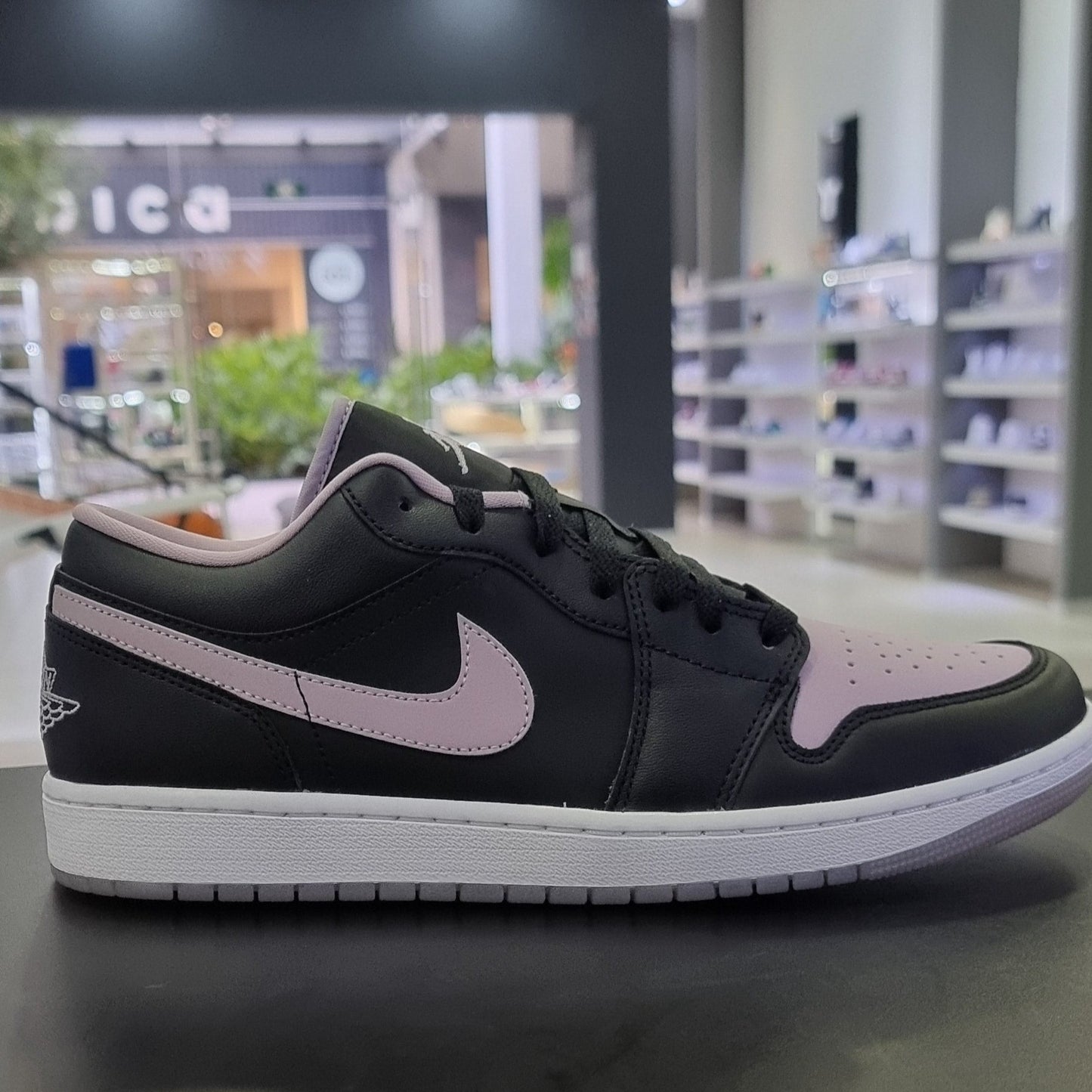 Jordan 1 Low SE Black Iced Lilac