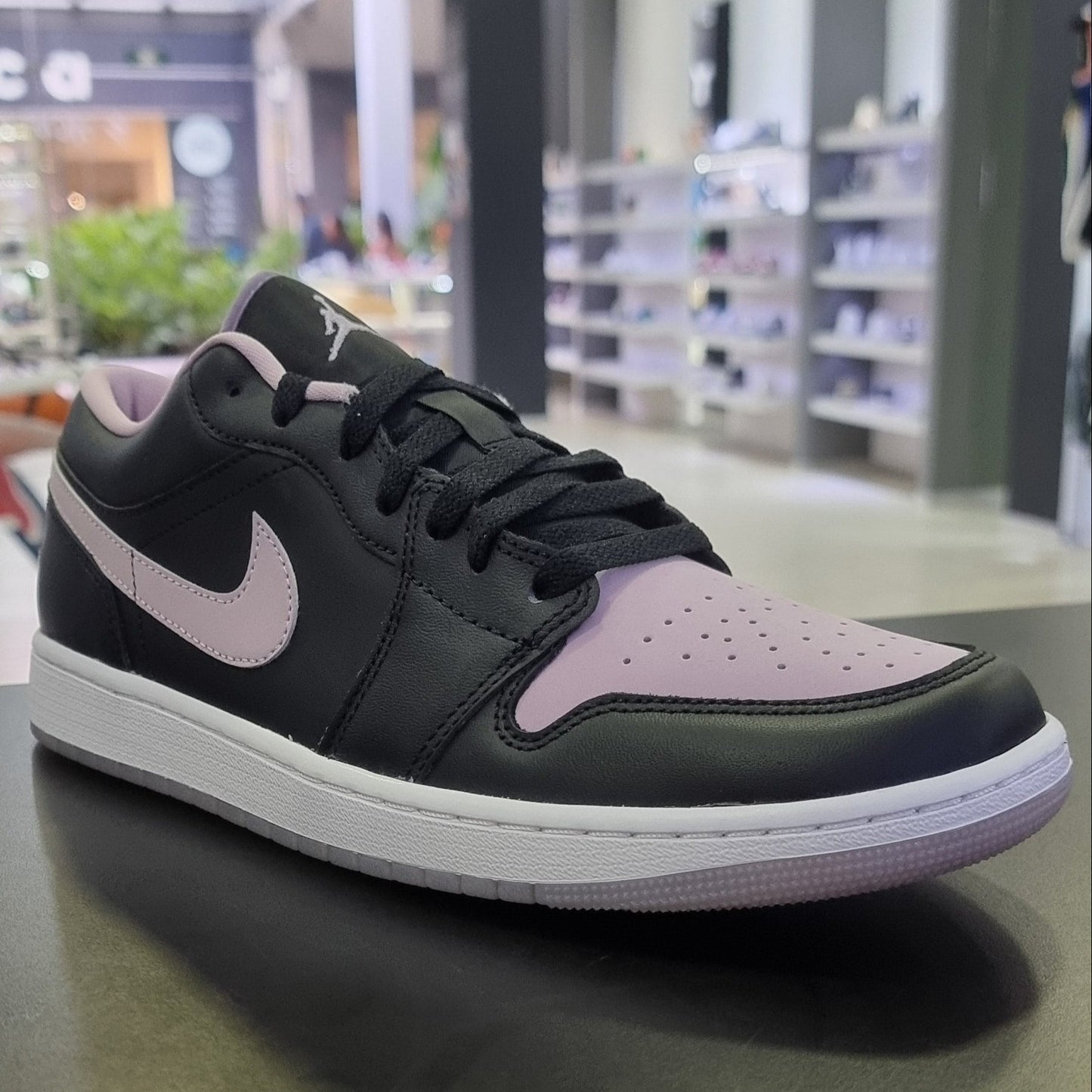 Jordan 1 Low SE Black Iced Lilac