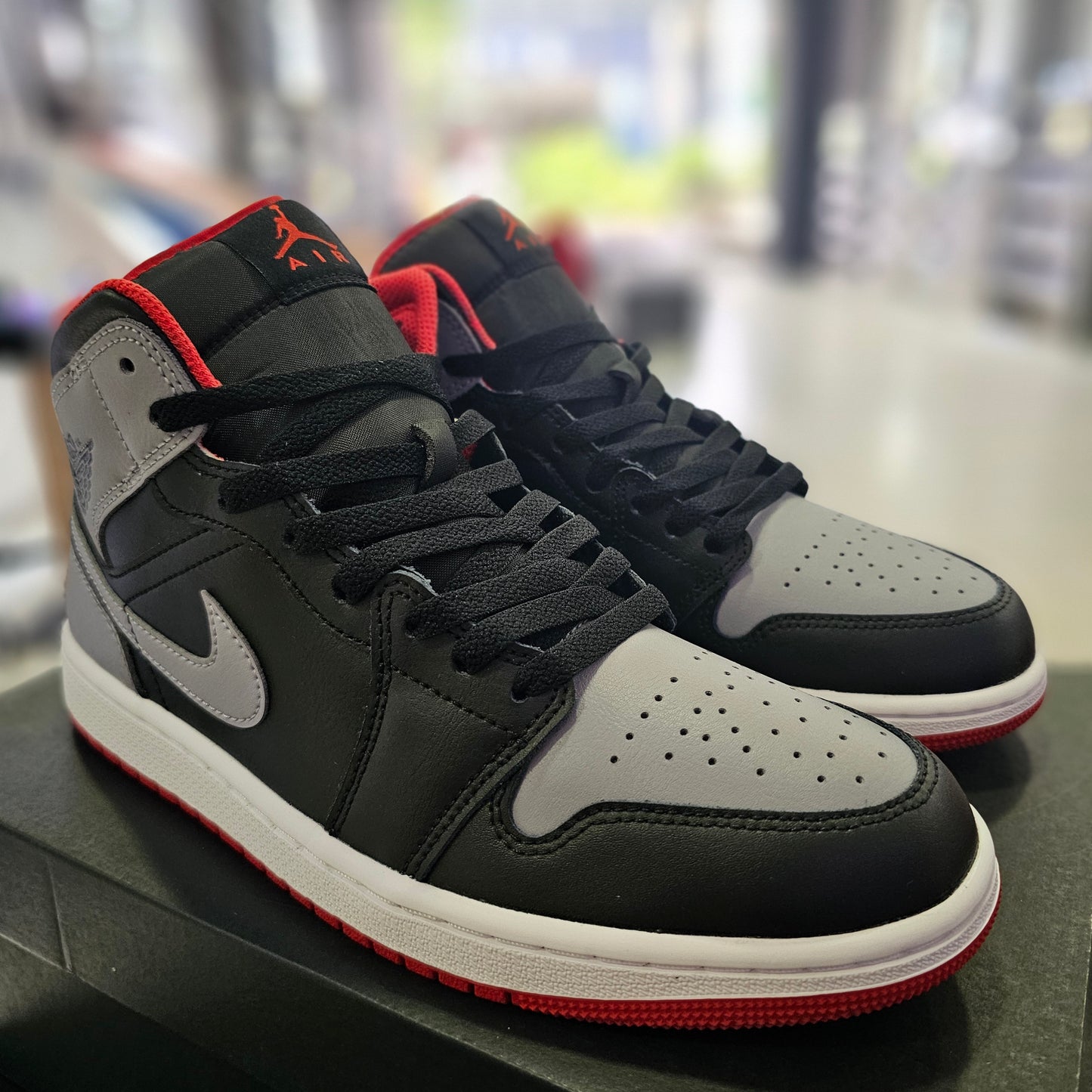 Jordan 1 Mid Bred Shadow