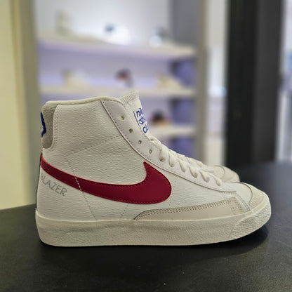 Blazer Mid '77 White Light Smoke Grey Phantom Gym Red