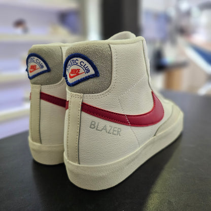 Blazer Mid '77 White Light Smoke Grey Phantom Gym Red