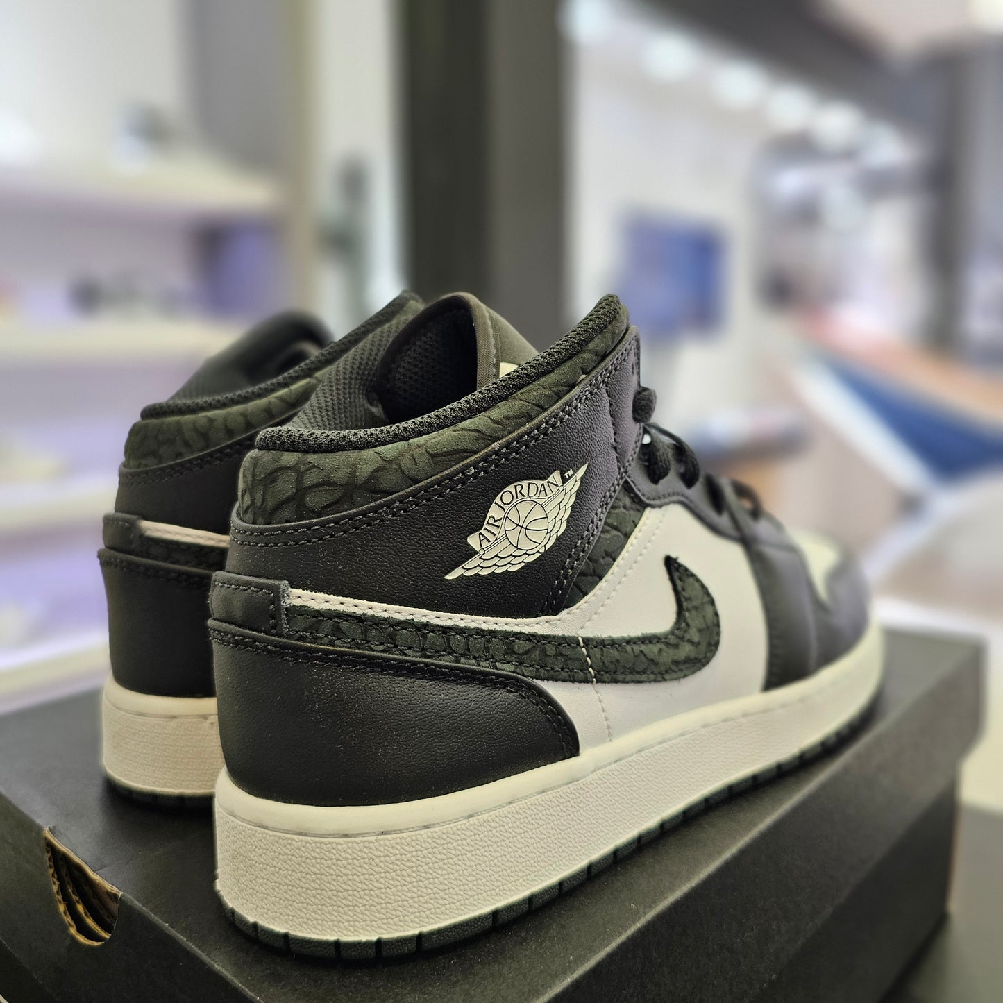 Jordan 1 Mid Panda Elephant 