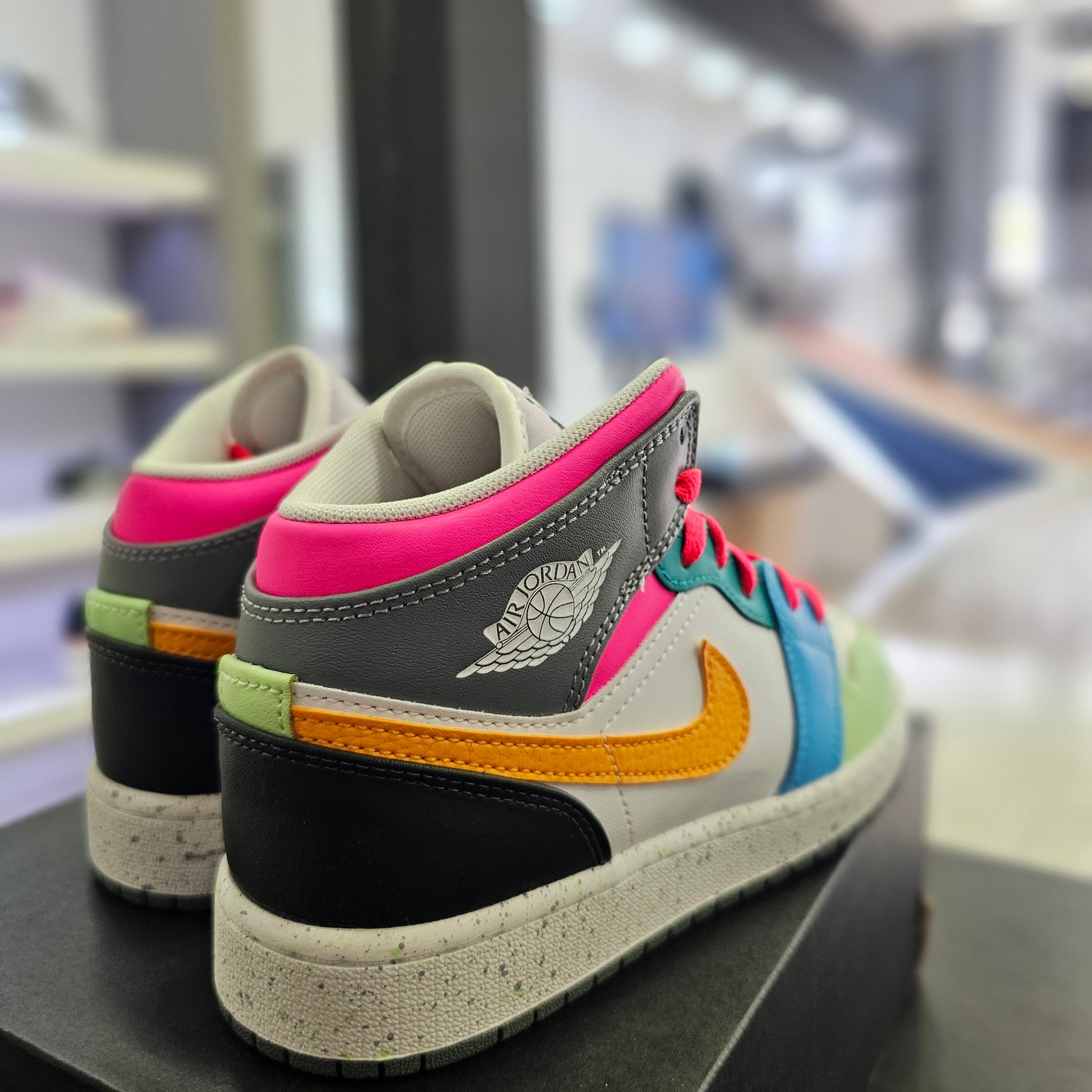 Jordan Mid SE Multicolor – Show Off sneakers