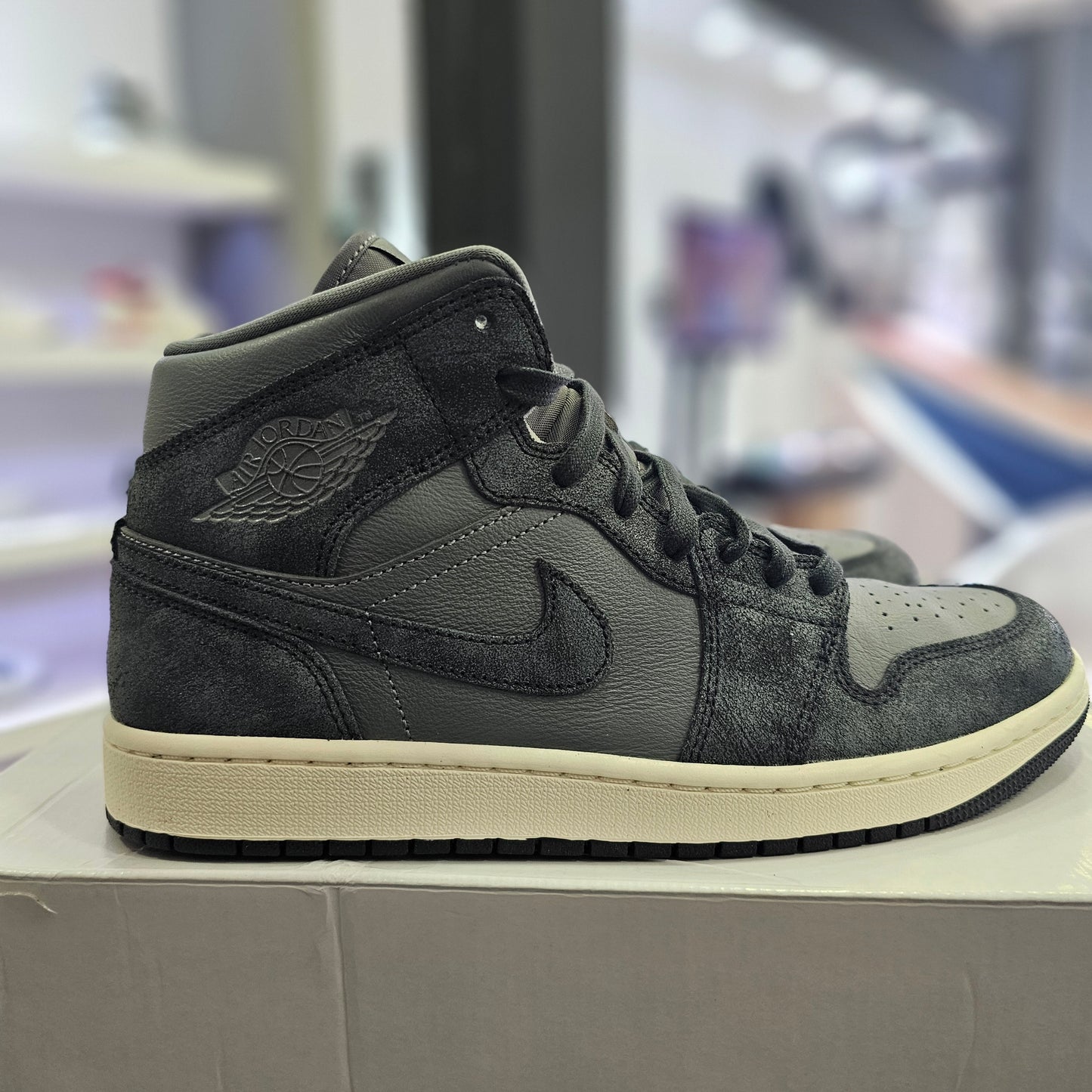 Jordan 1 Mid Distressed Smoke Grey