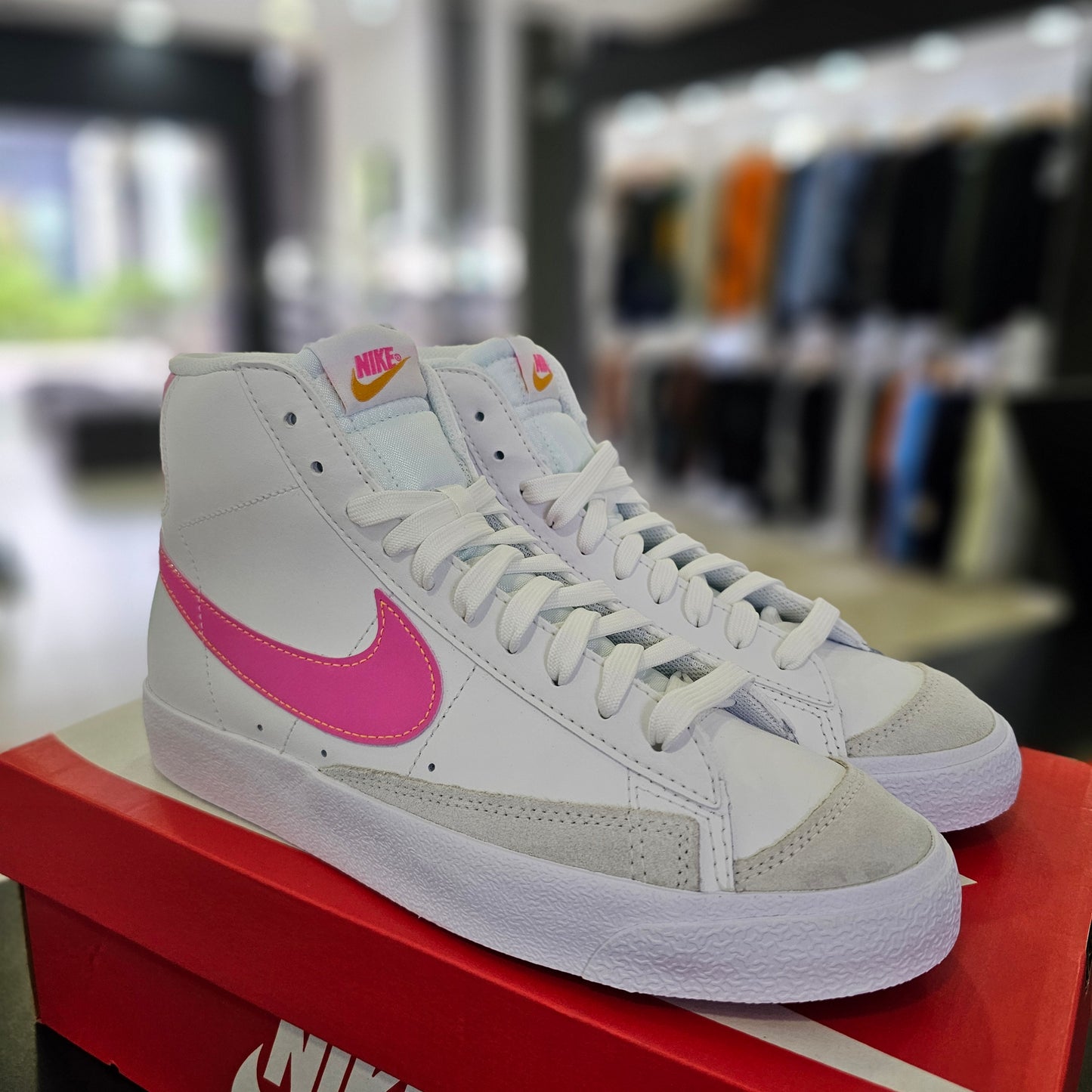 Blazer Mid Summit White Pinksicle