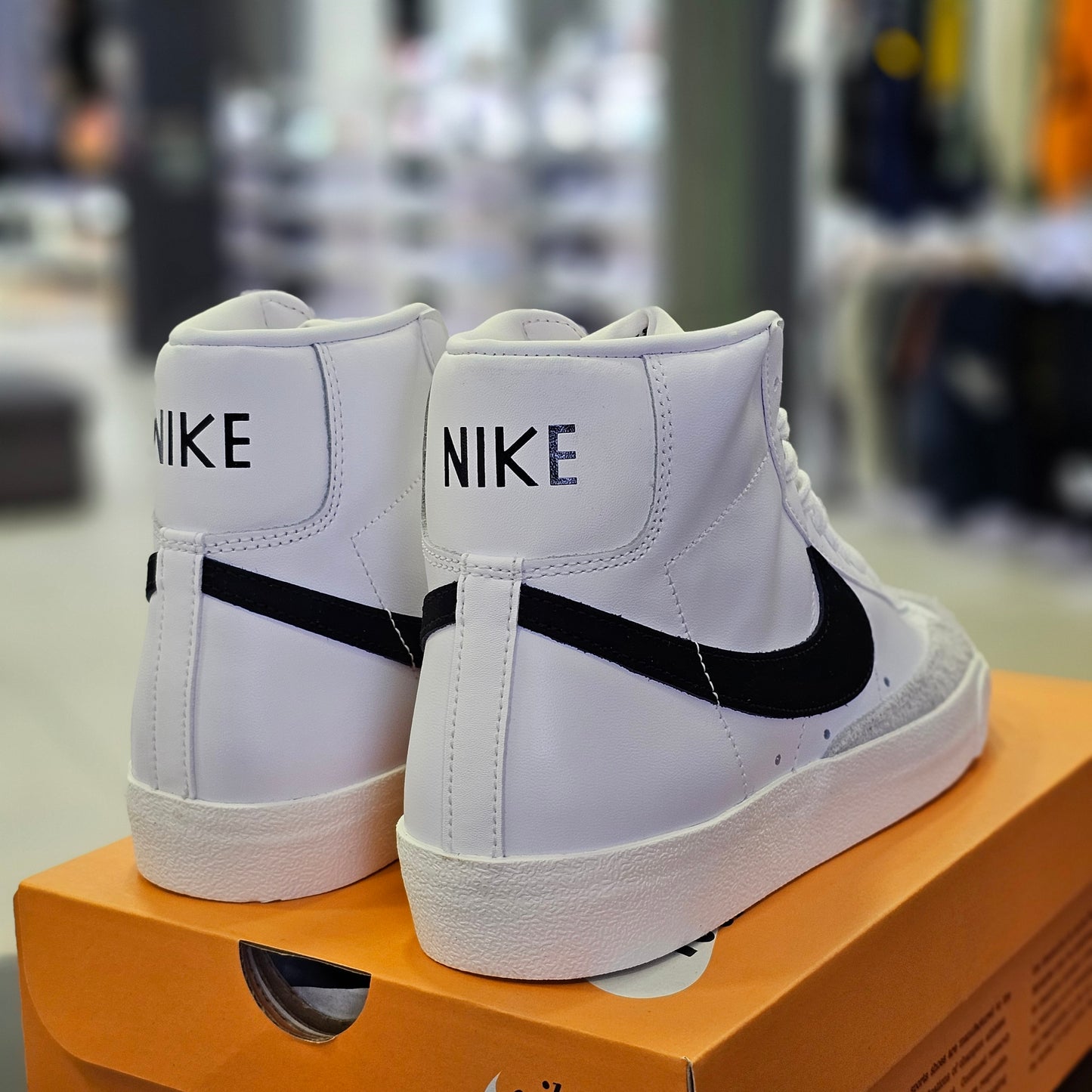 Blazer Mid White Black