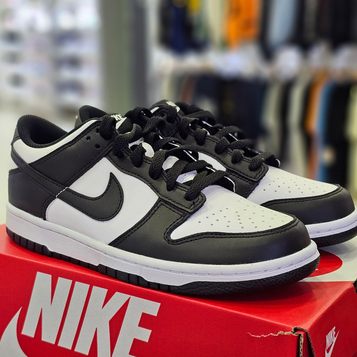 Dunk Low Panda