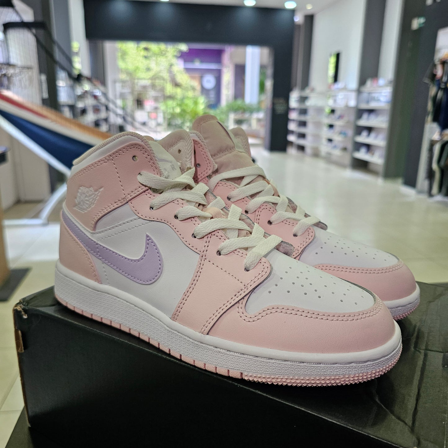 Jordan 1 Mid Pink Wash