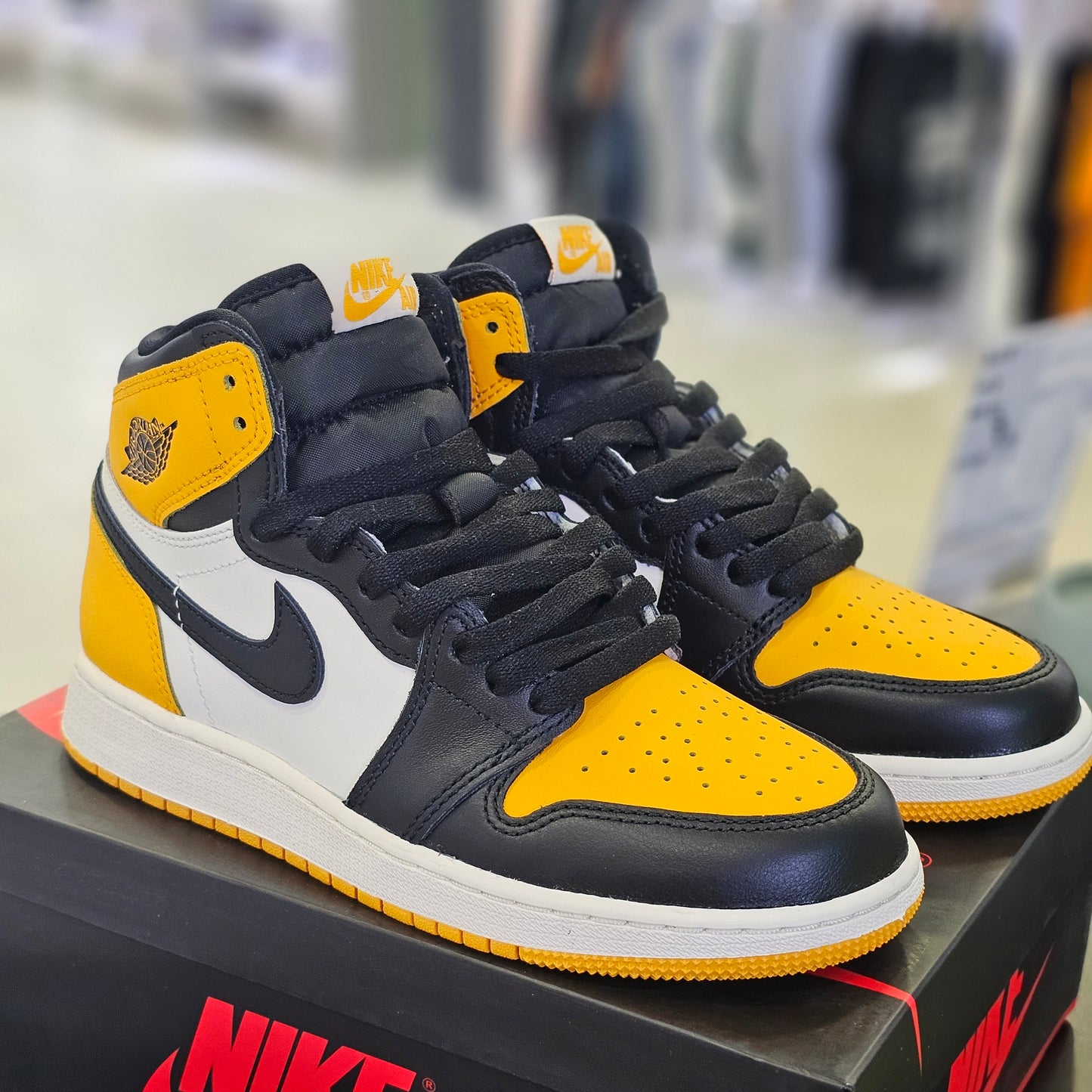 Jordan 1 Retro High Taxi