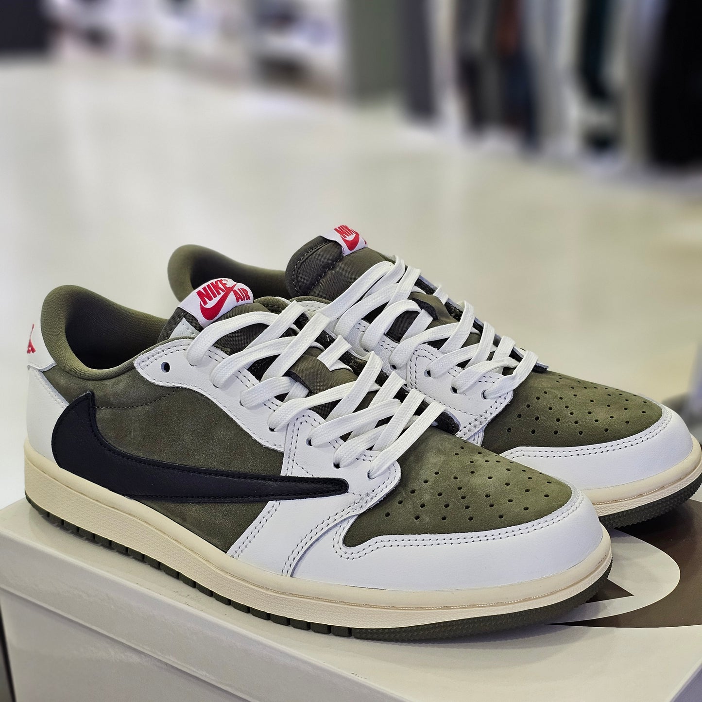 Jordan 1 Low Travis Scott Medium Olive