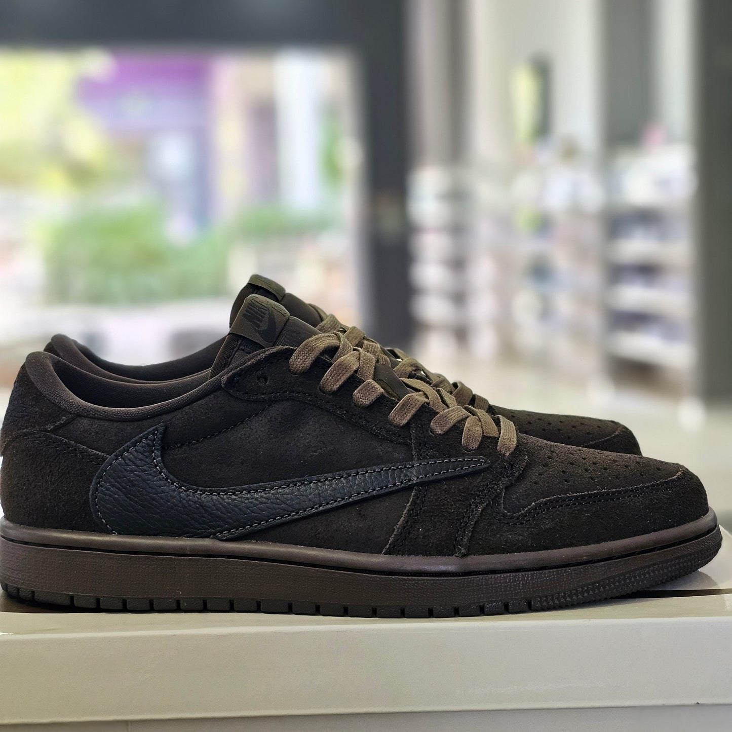 Jordan 1 Low OG Travis Scott Velvet Brown