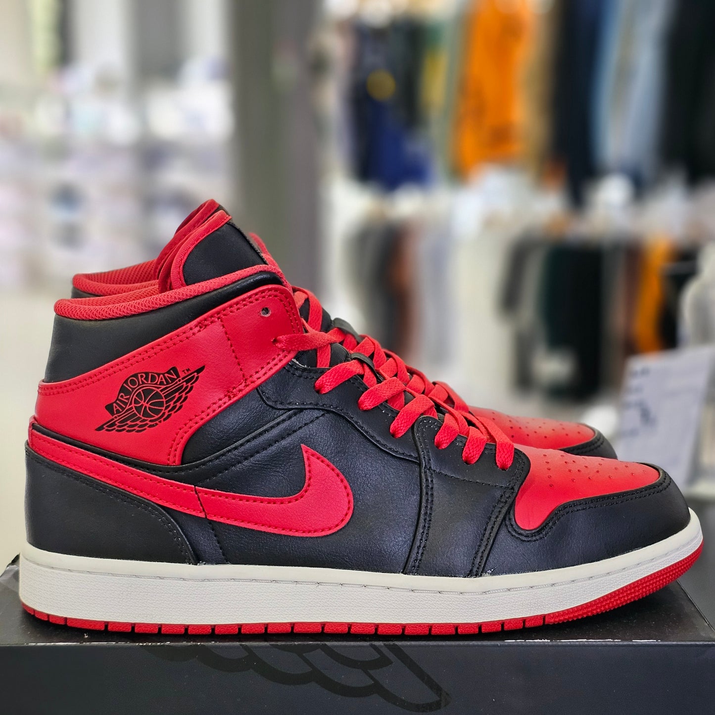 Jordan 1 Mid Alternate Bred