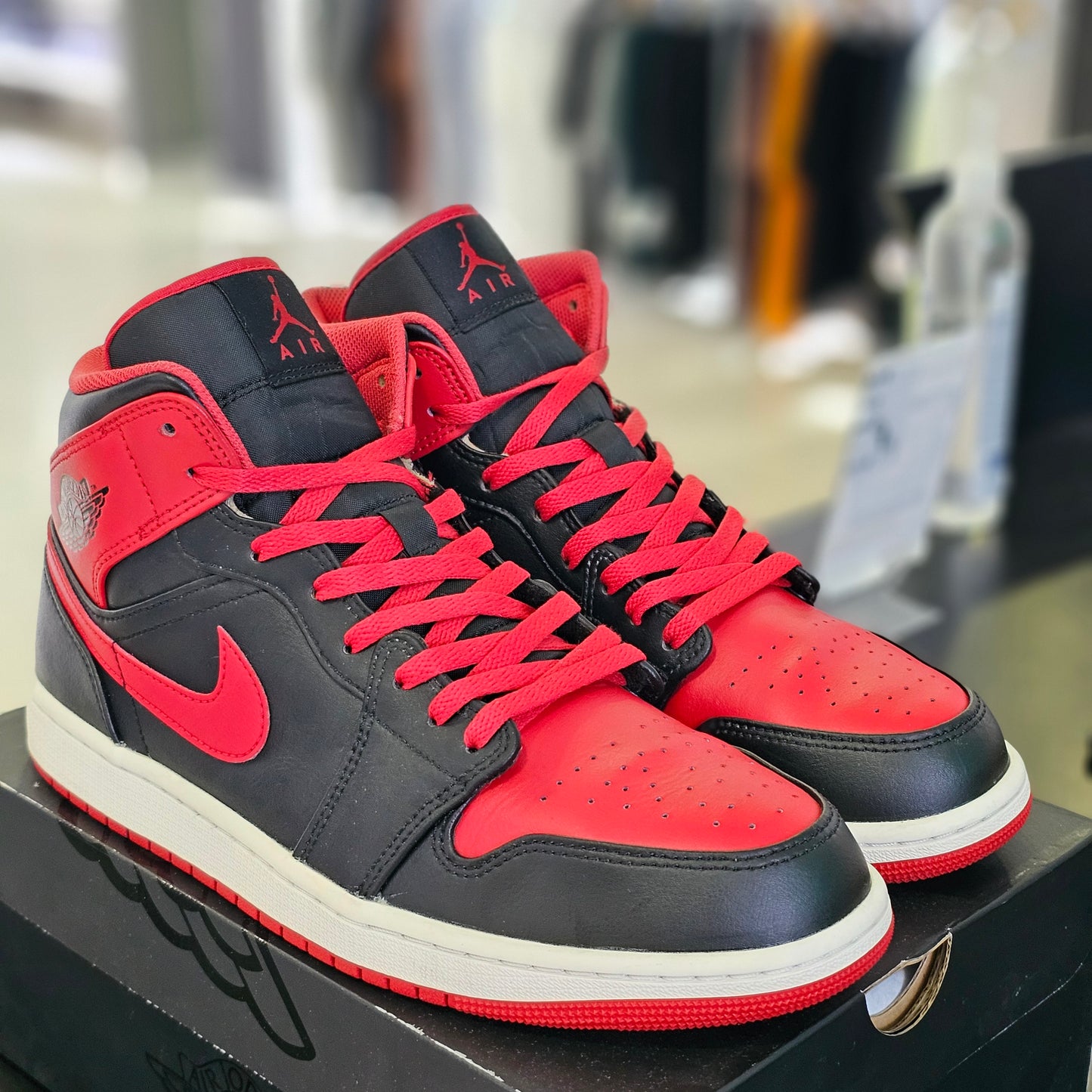 Jordan 1 Mid Alternate Bred