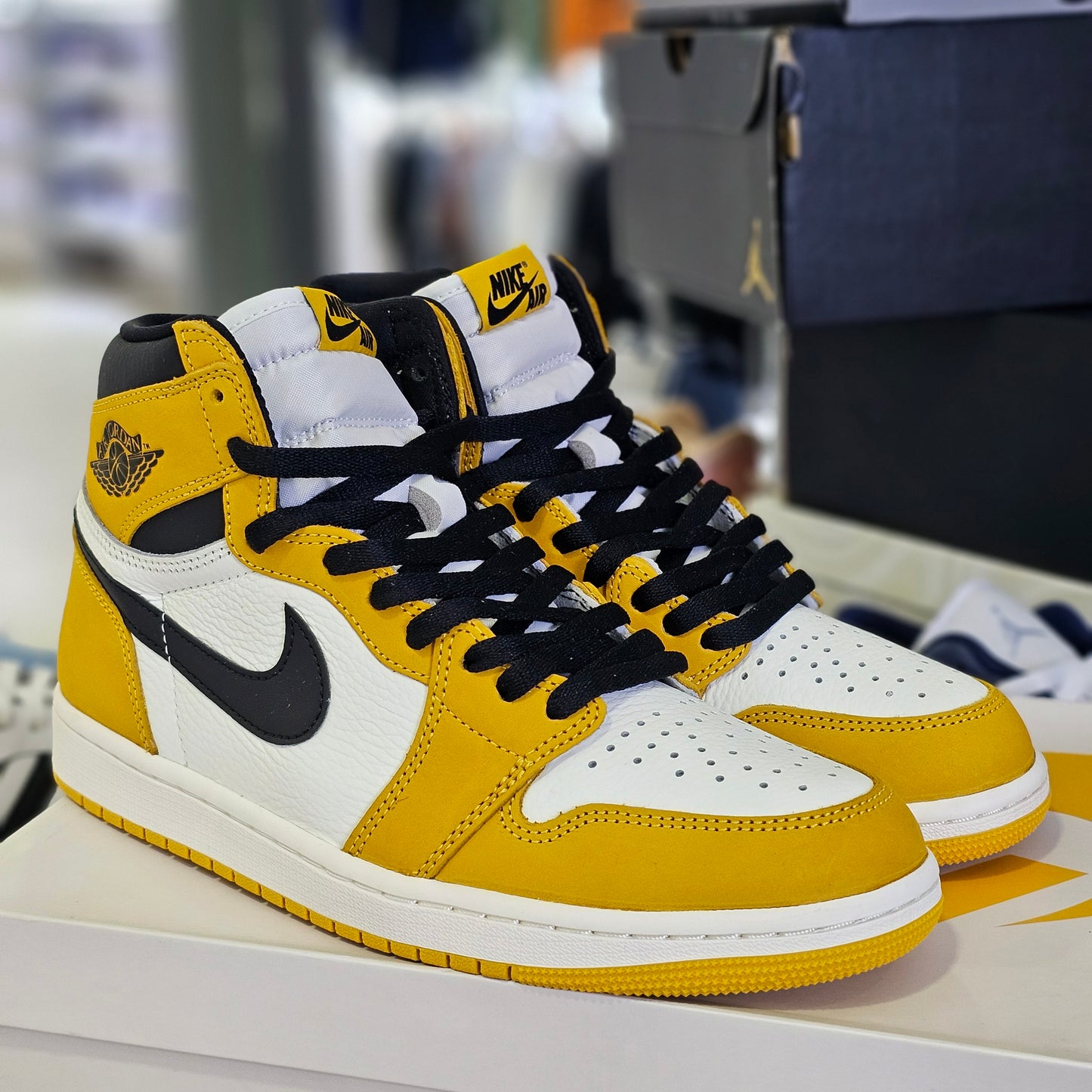 Jordan 1 Retro High OG Yellow Ochre