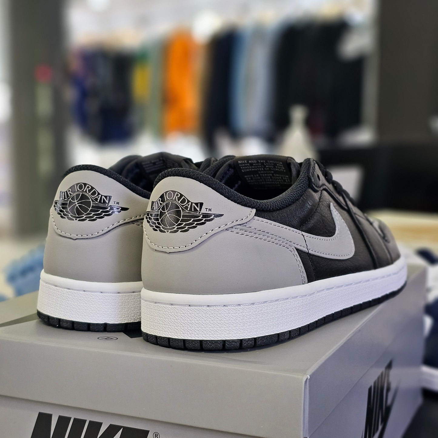 Jordan 1 Low OG Shadow