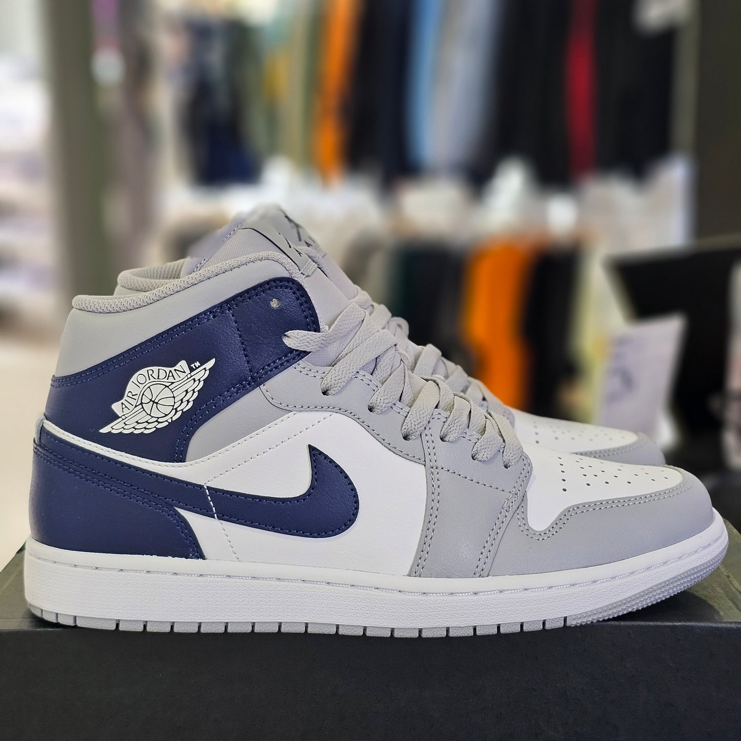 Jordan 1 Mid Wolf Grey Midnight Blue