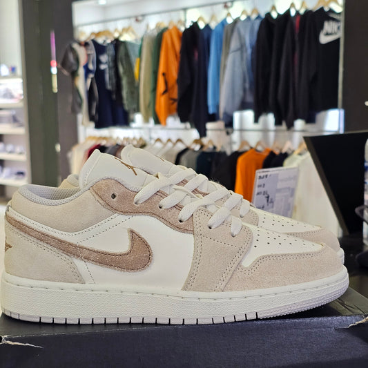 Jordan 1 Low SE Legend Light Brown