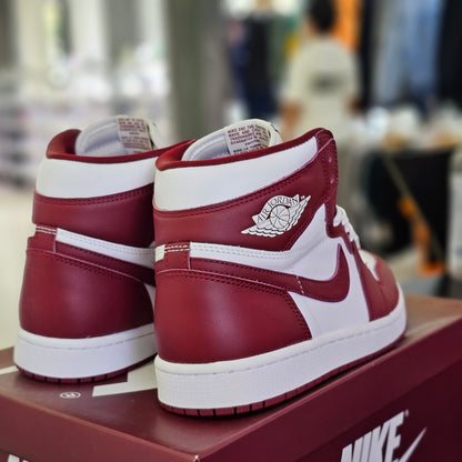 Jordan 1 Retro High OG Team Red