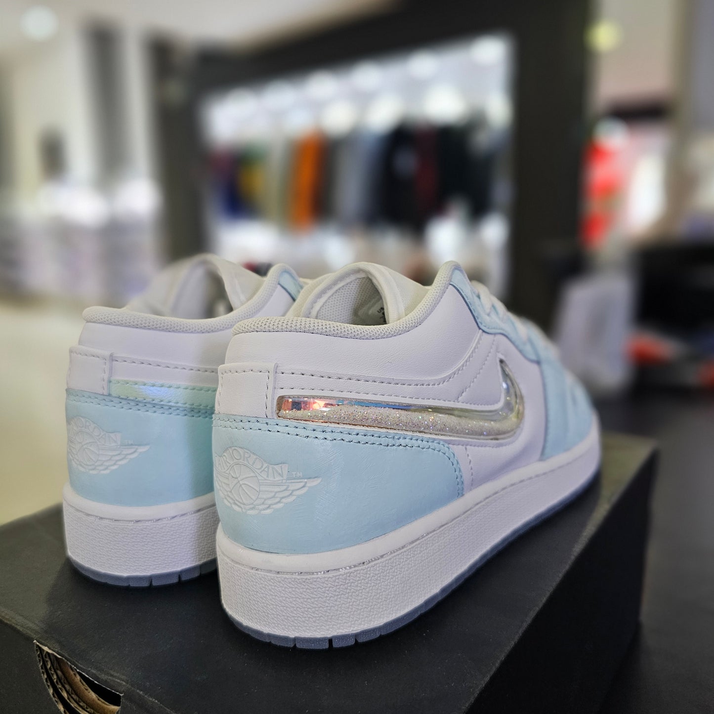 Jordan 1 Low Glacier Blue