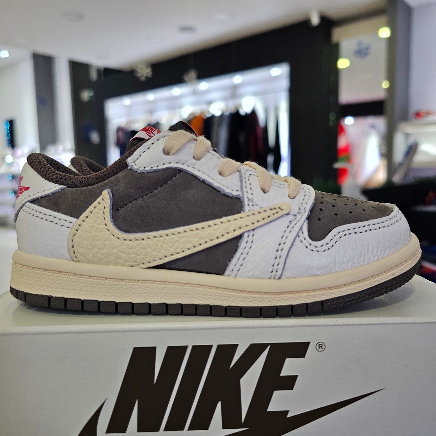 Jordan 1 Low Travis Scott Reverse Mocha
