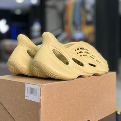 Adidas Yeezy Foam Runner Sulfur