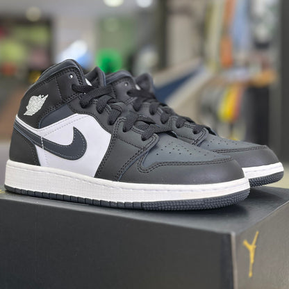 Jordan 1 Mid Off Noir Toe