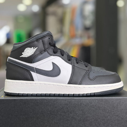 Jordan 1 Mid Off Noir Toe