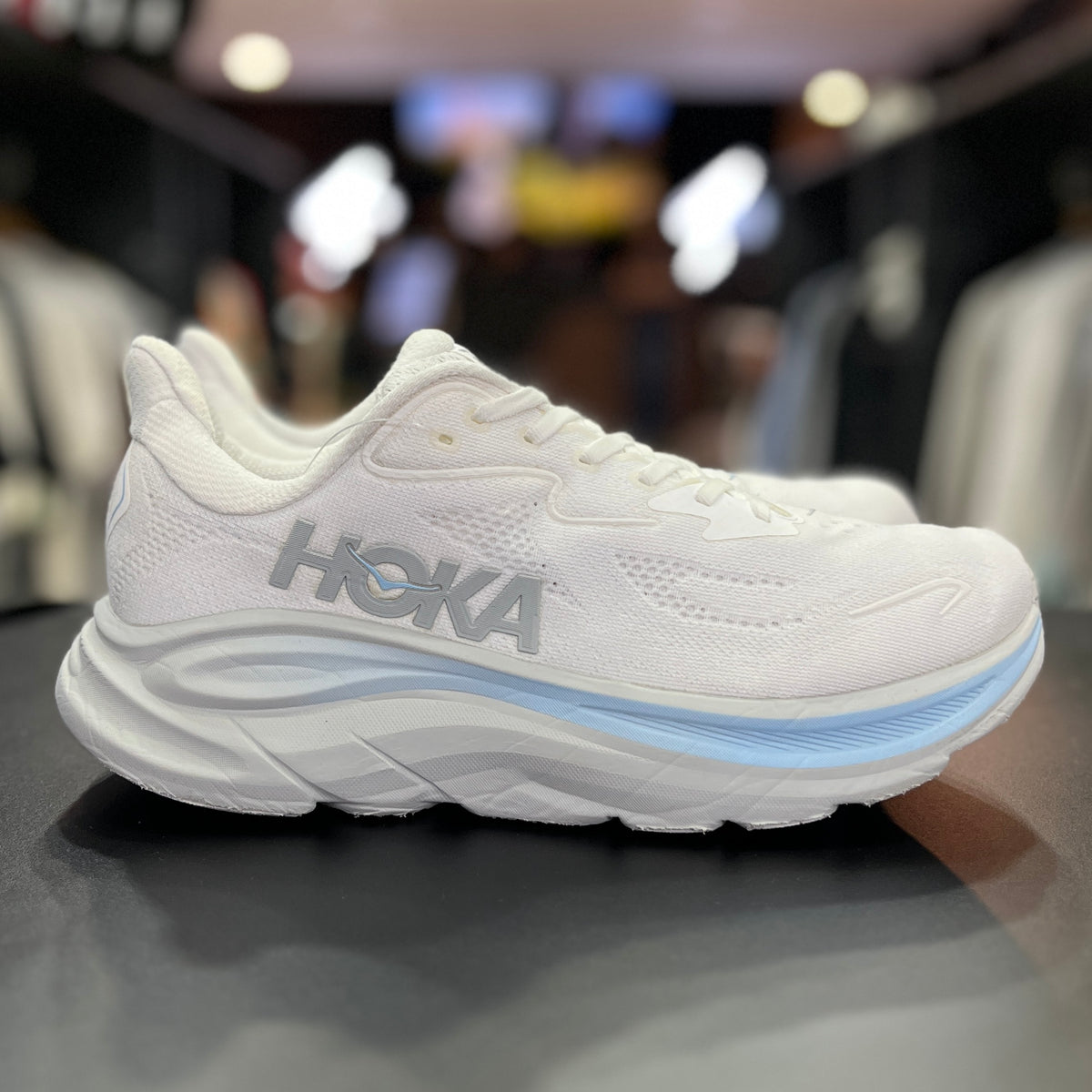 Hoka Clifton 10