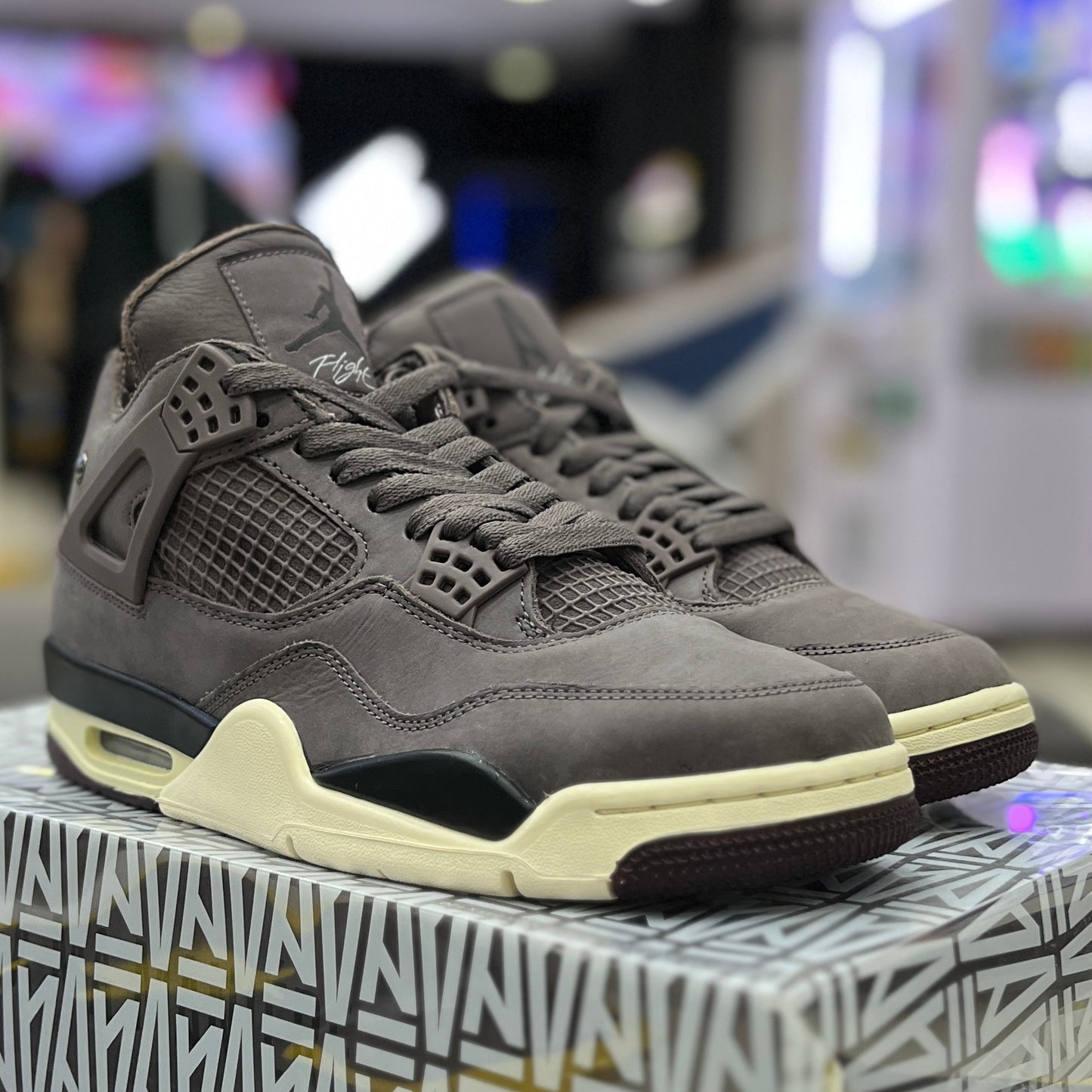 Jordan 4 Retro A Ma Maniére Violet Ore