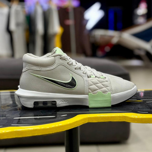 Lebron Witness 8 Vapor Green