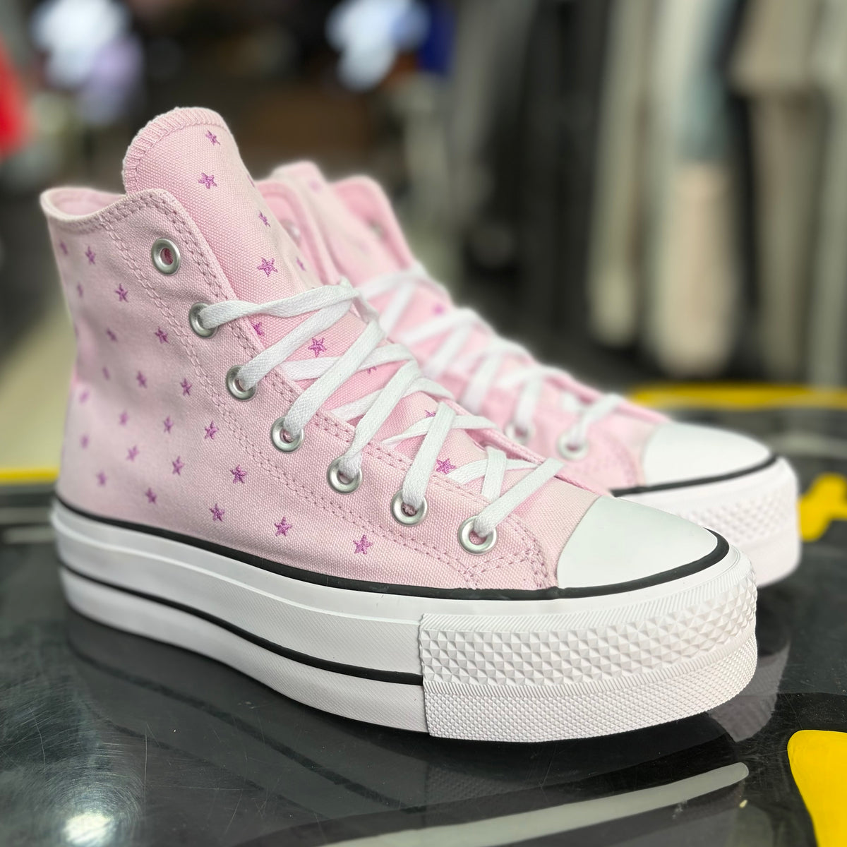 Converse Chuck Taylor All Star Lift Platform Embroidered Stars Pink