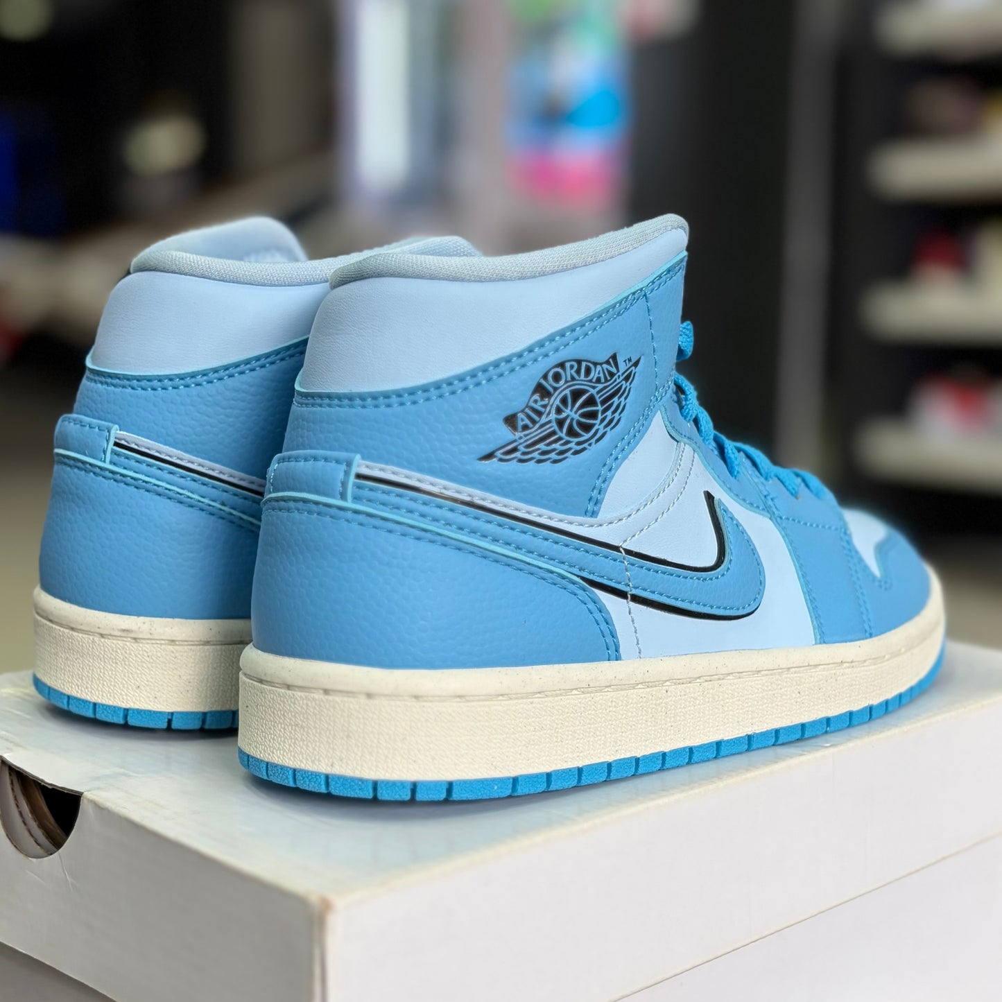 Jordan 1 Mid SE Ice Blue