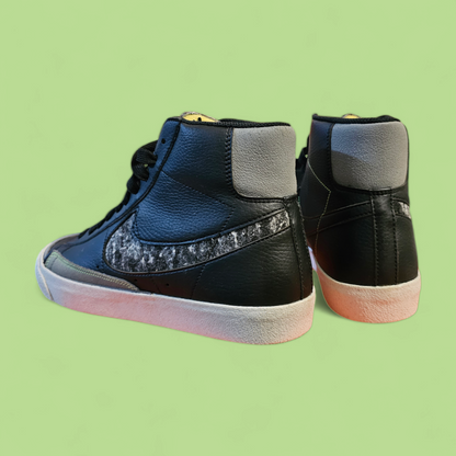 Blazer Mid Black Light Bone