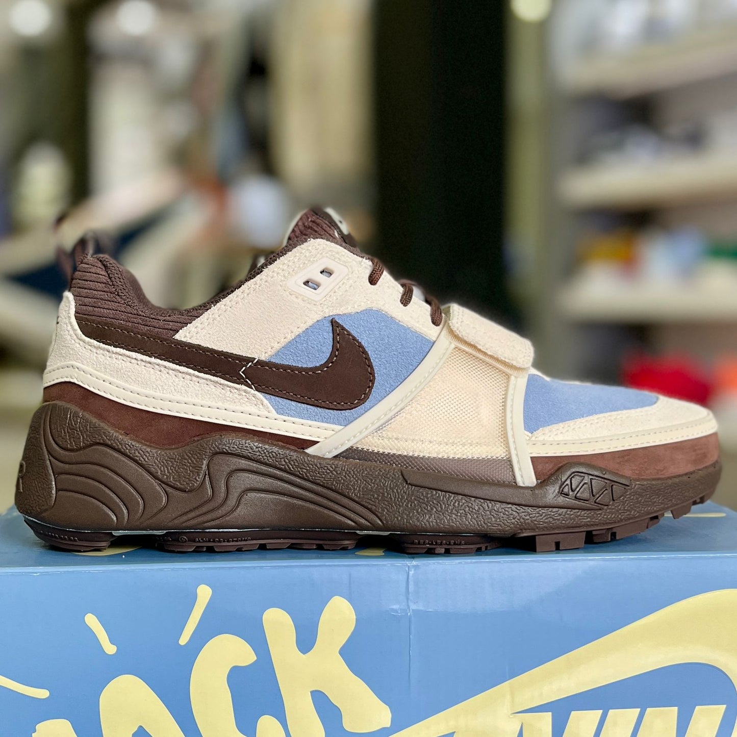 Travis Scott x Zoom Field Jaxx Leche Blue