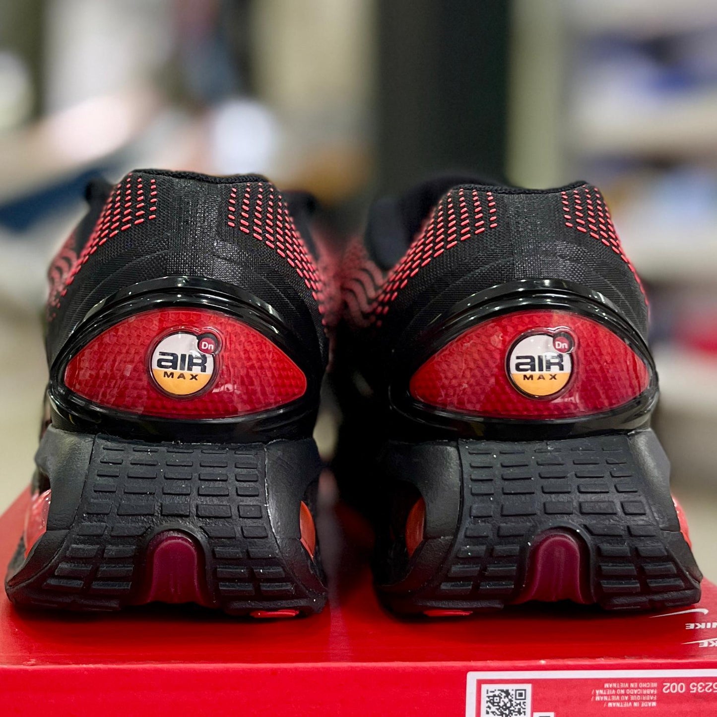 Nike Air Max Dn Bred