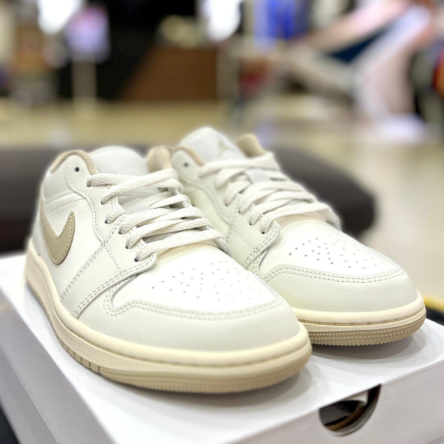 Jordan 1 Low Sail/Tan