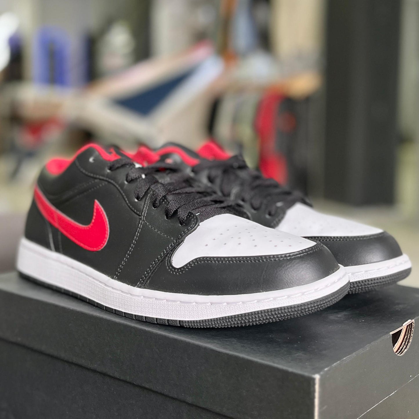 Jordan 1 Low White Toe