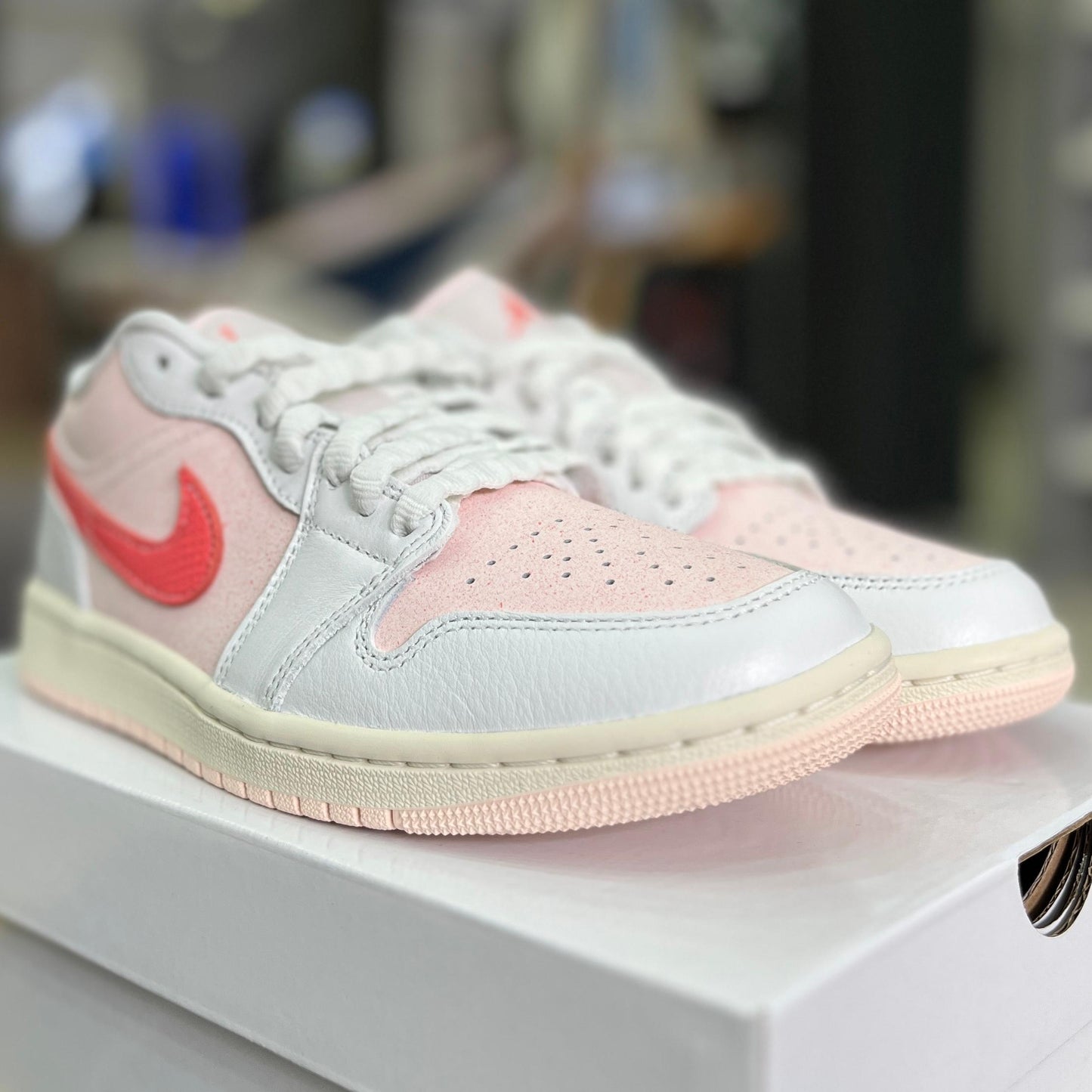 Jordan 1 Low Strawberry Milkshake