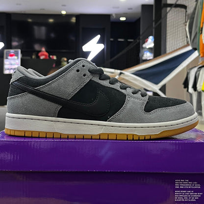 Dunk Low SB Dark Smoke Grey
