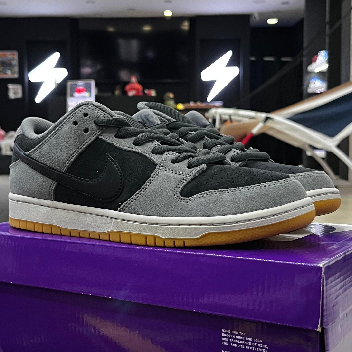 Dunk Low SB Dark Smoke Grey
