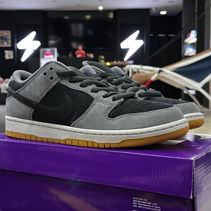 Dunk Low SB Dark Smoke Grey
