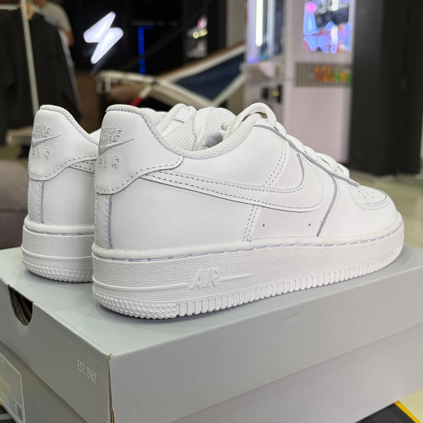 Air Force 1 Low White