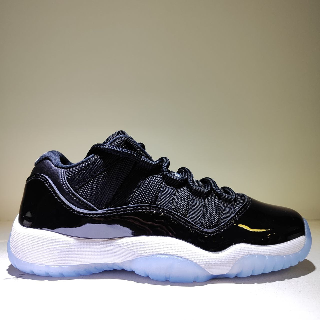 Jordan 11 Retro Low Space Jam