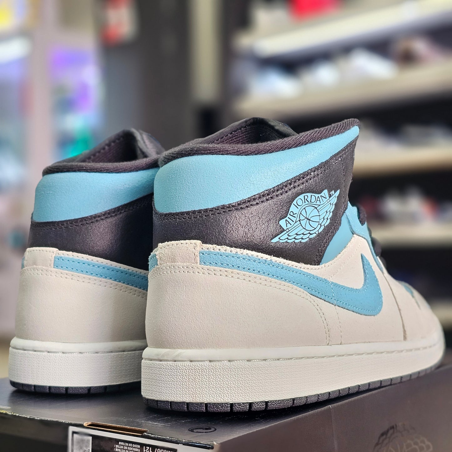 Jordan 1 Mid SE Blue Chill